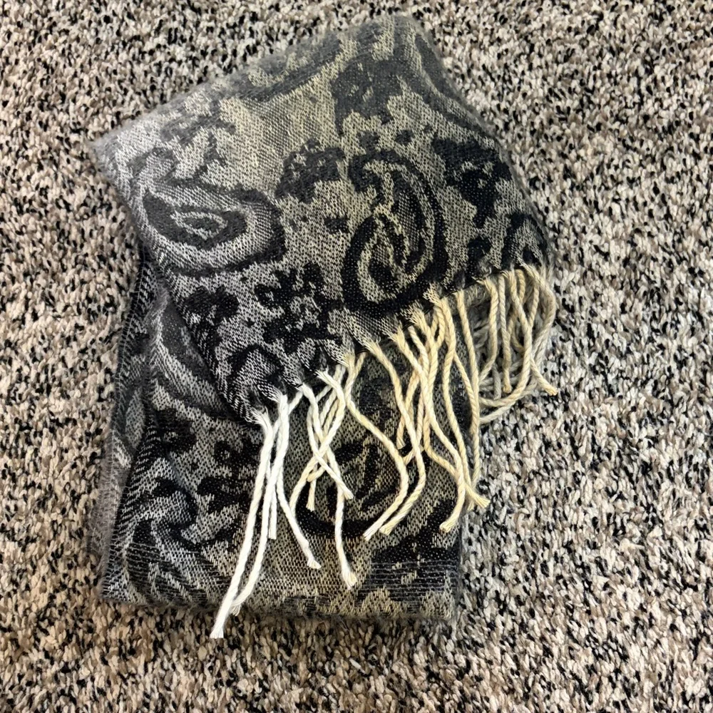 Steve Madden Black and Cream Paisley Fringe Scarf